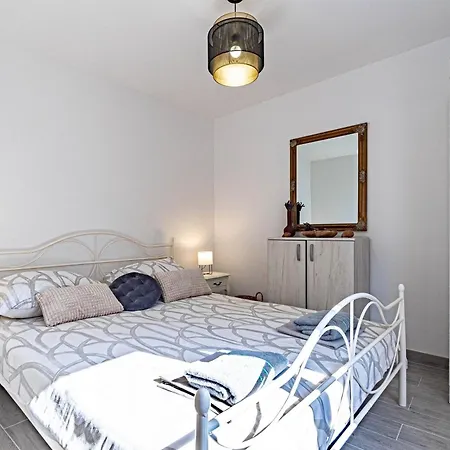 Holiday home Secluded Fisherman's Cove Orlandusa, Korcula - 21104 *
